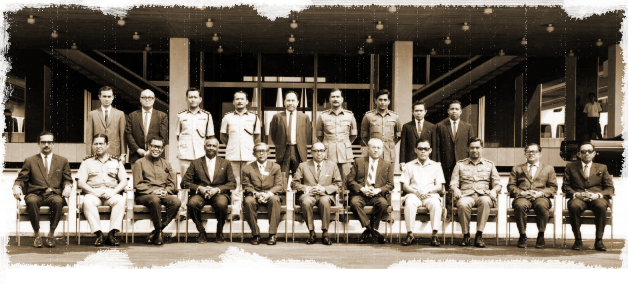Foto bersejarah dari halaman Sejarah MKN